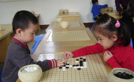 小孩学围棋有什么好处和坏处,围棋对孩子有什么好处和坏处图4