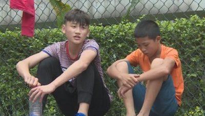 ​变形计少年何愁完整版？变形计少年何愁小黑