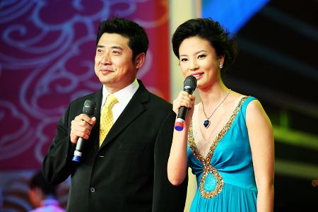 央视主持人张政背景如何 张政老婆是谁