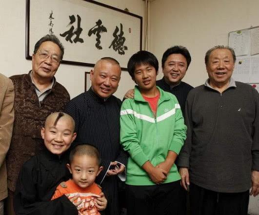 郭德纲最小徒弟，年仅13岁却都要尊称一声五哥，岳云鹏也不例外